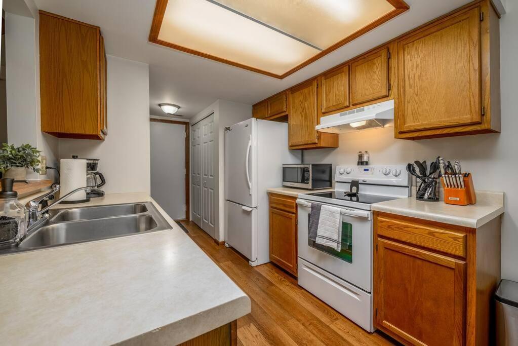 Family Friendly And Quite 2 Bedroom Condo Close To Fun Fort Wayne Esterno foto