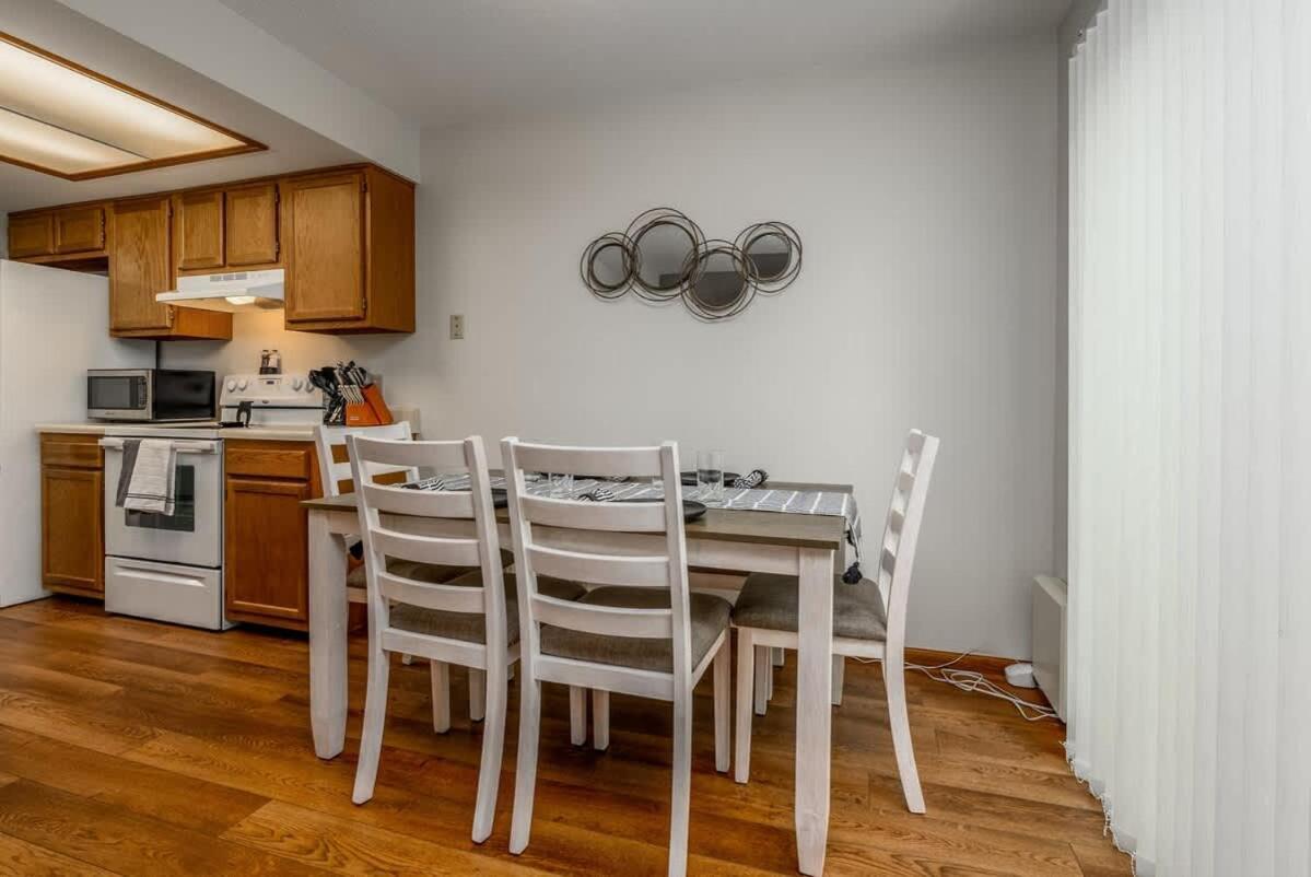 Family Friendly And Quite 2 Bedroom Condo Close To Fun Fort Wayne Esterno foto